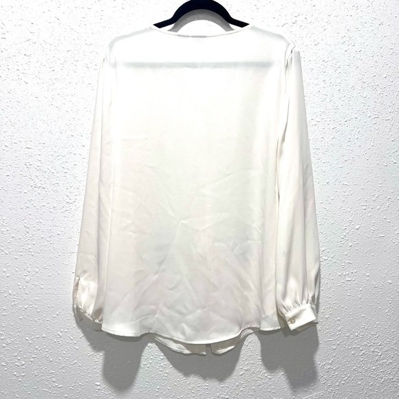 Chico's White Ruffled Tie Front Blouse L/12 - Picture 3 of 9